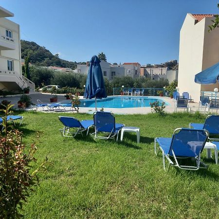 Michalis Litinas Apartments Agia Marina Eksteriør billede
