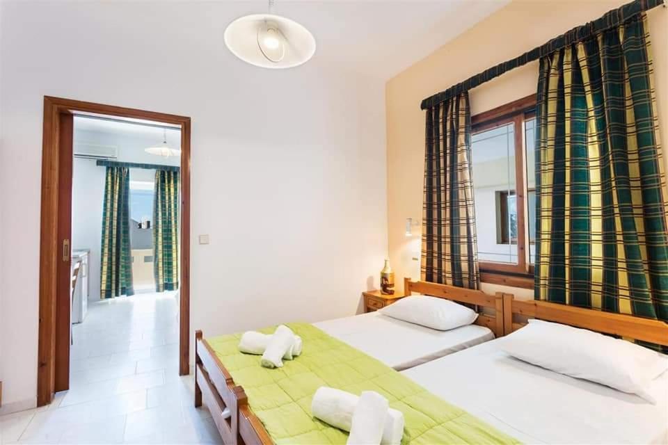Michalis Litinas Apartments Agia Marina Eksteriør billede