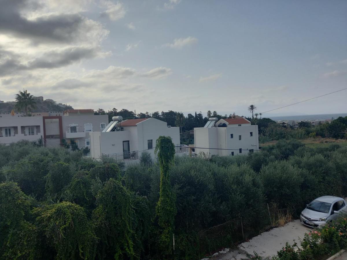 Michalis Litinas Apartments Agia Marina Eksteriør billede