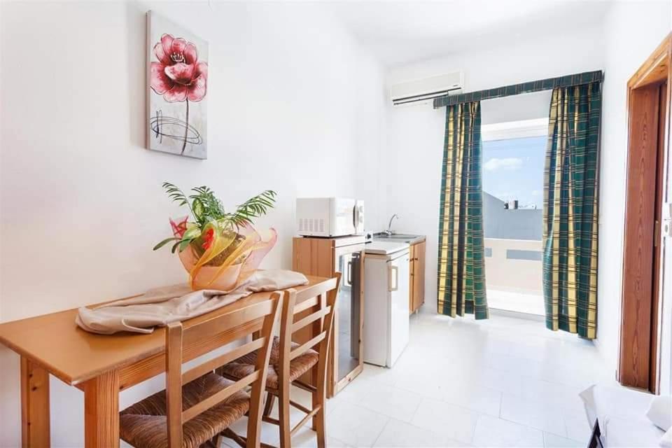 Michalis Litinas Apartments Agia Marina Eksteriør billede