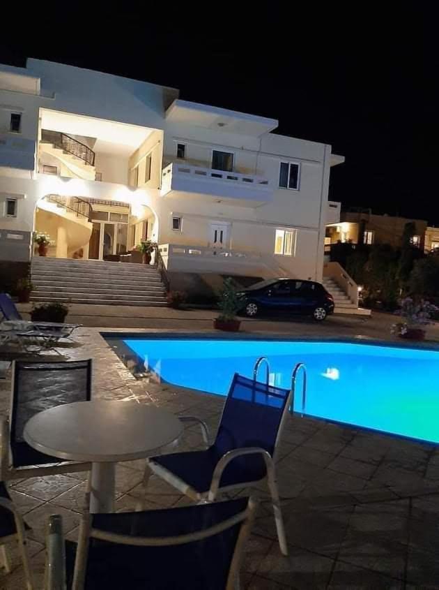 Michalis Litinas Apartments Agia Marina Eksteriør billede